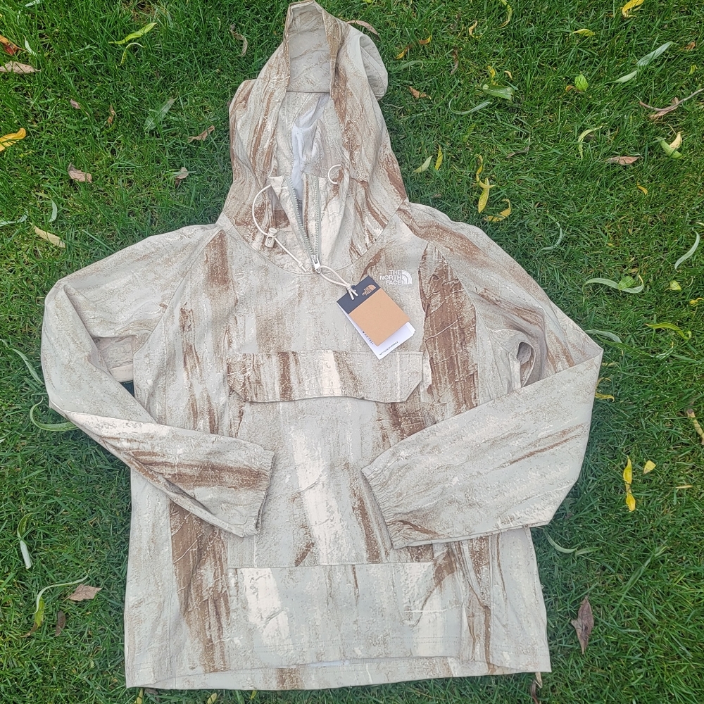 New men's The North face pullover